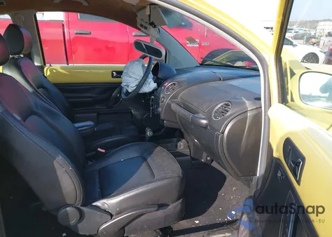 2010 Volkswagen New Beetle 2.5L Final Edition из США, поврежденный, VIN 3VWPW3AG7AM016492